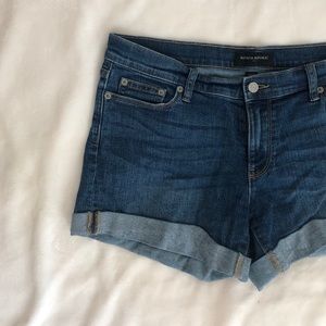 💕Banana Republic Factory Medium Wash Denim Shorts